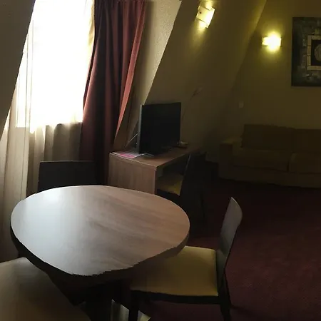 Aparthotel Orion Haussman 3*